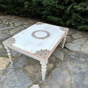 el emeĞİ gÖz nuru tamamen el İŞÇİlİĞİ İle boyanmiŞ dekoratİf ayakli Özel tasarim ahŞap orta sehpasi